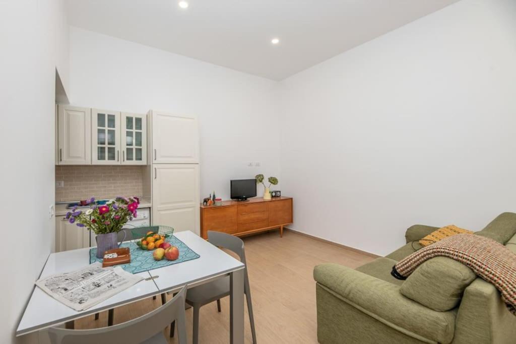 Apartament Liberty House, In Stile Retro! Mediolan Zewnętrze zdjęcie
