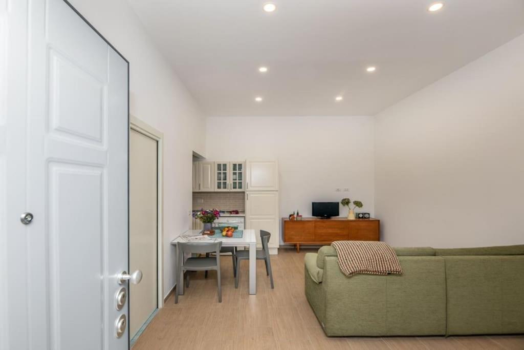 Apartament Liberty House, In Stile Retro! Mediolan Zewnętrze zdjęcie